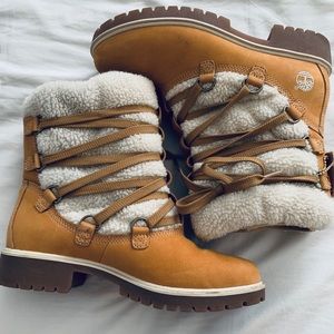 LADIES TIMBERLAND FLEECE QUILTED BOOTS